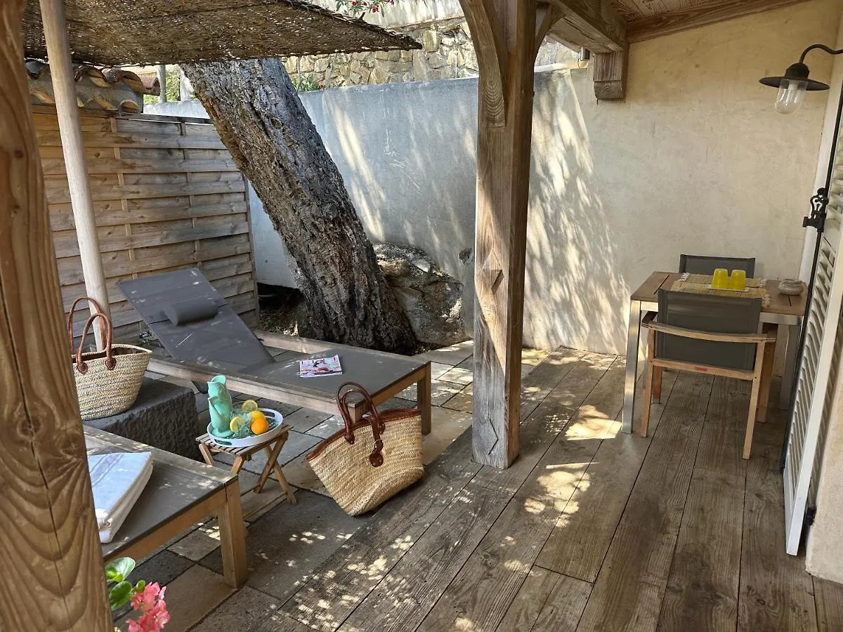 Le Clos Des Sept Palmiers Cavalaire-sur-Mer 5*,